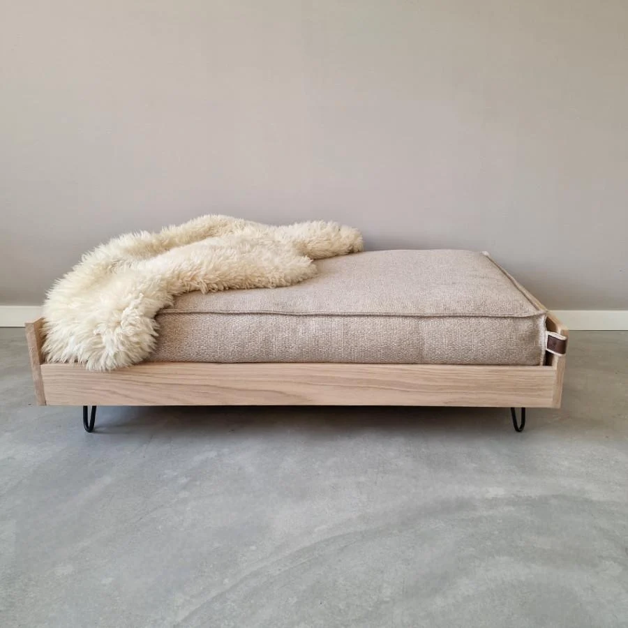 Hondenmand eikenhout – Max