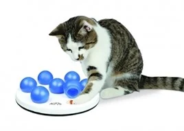 Trixie Cat Activity Solitaire