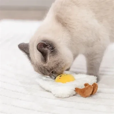 Trixie Gebakken Ei Xxl Pluche Met Amerikaanse Catnip 18 Cm - Image 2